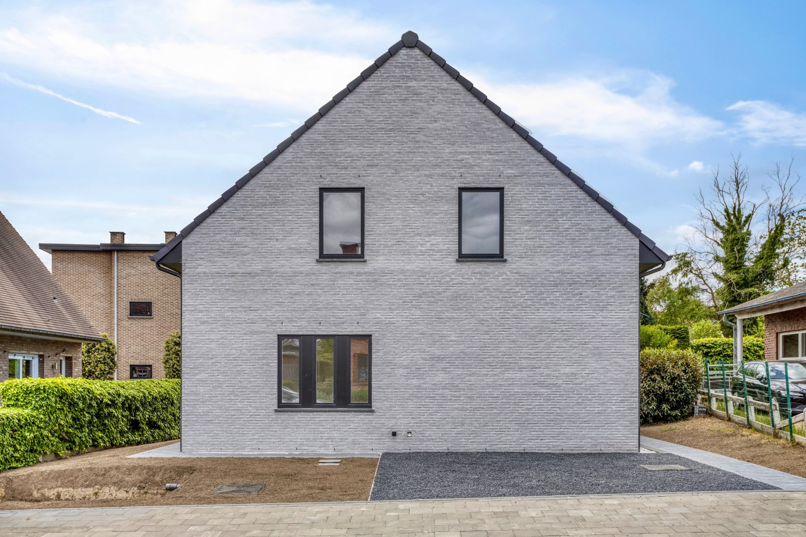 Nieuwbouwwoning met 3 slaapkamers nabij het centrum van Halle. 
