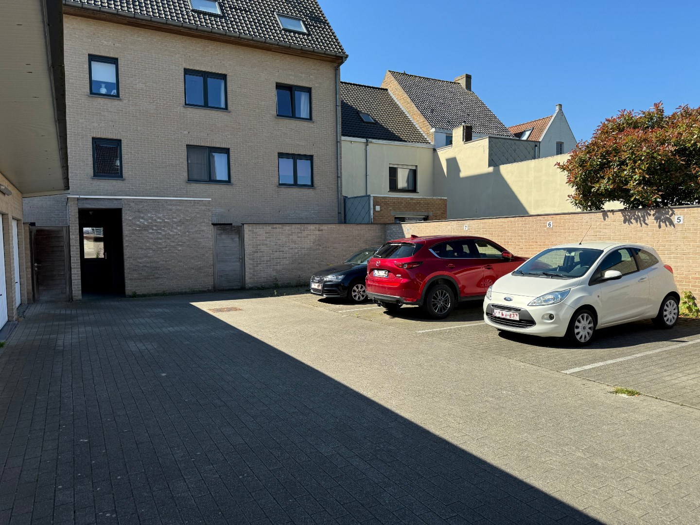Centraal gelegen autostandplaats 