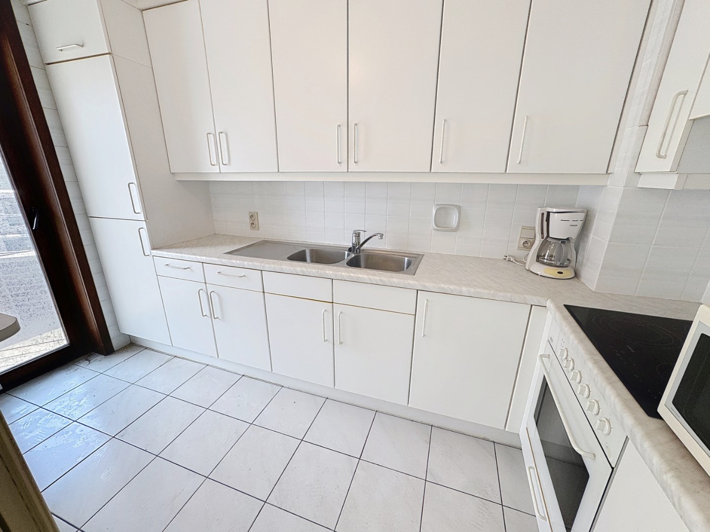 Ruim appartement gelegen aan de achterzijde van de Zeedijk 