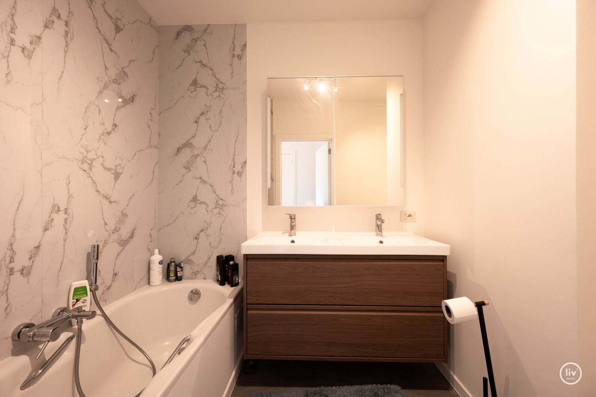 Bel appartement spacieux avec deux chambres situ&#233; sur l&#39;avenue Dumortier &#224; Knokke. 