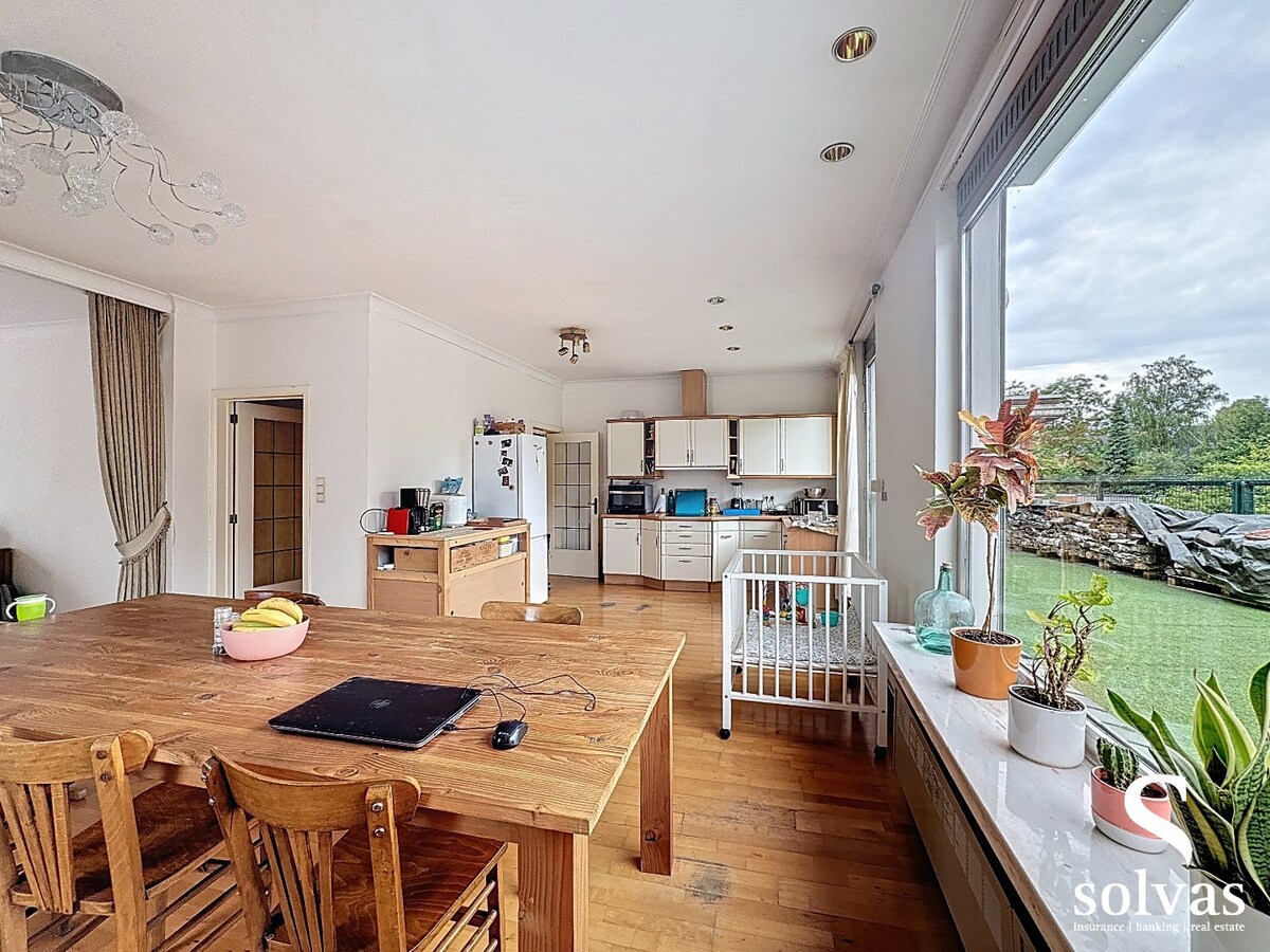 Ruim duplexappartement met terras en garage in centrum Zomergem 