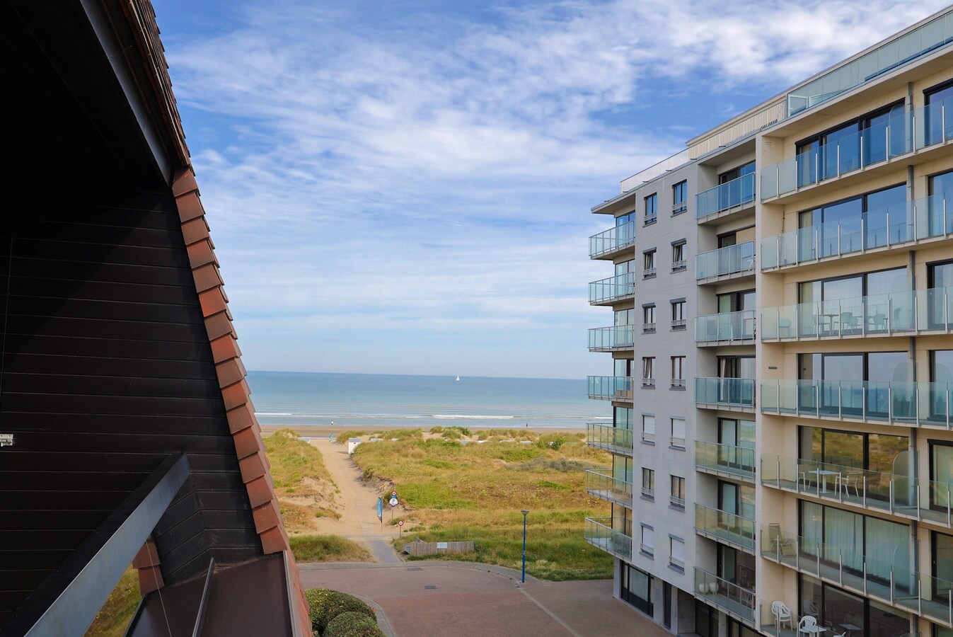 Appartement modern avec vue laterale sur mer 