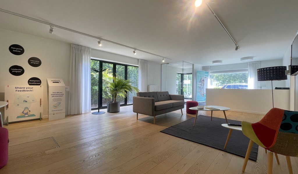 Recent gerenoveerd kantoorgebouw te huur in Mechelen
