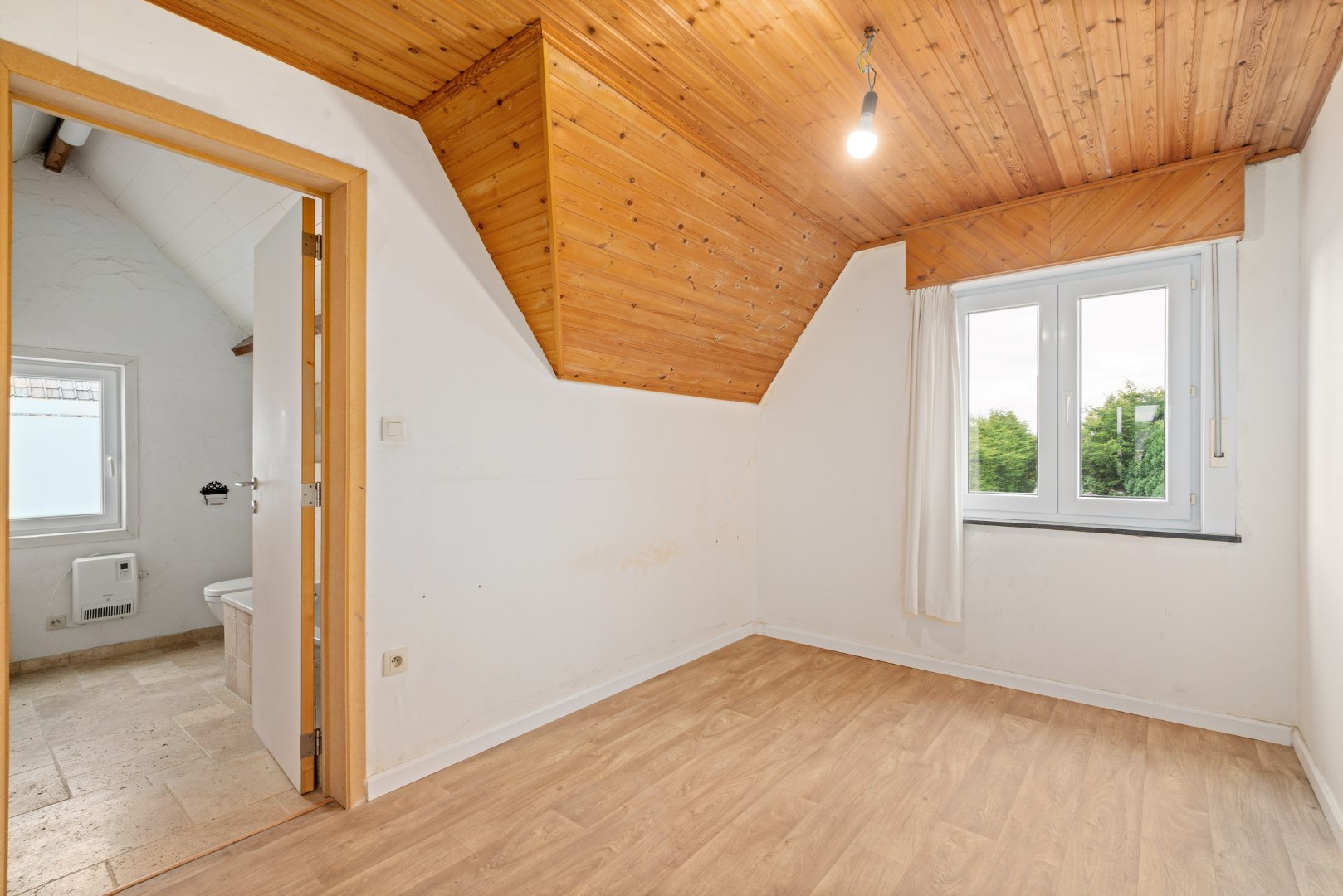 Slaapkamer 1 met badkamer