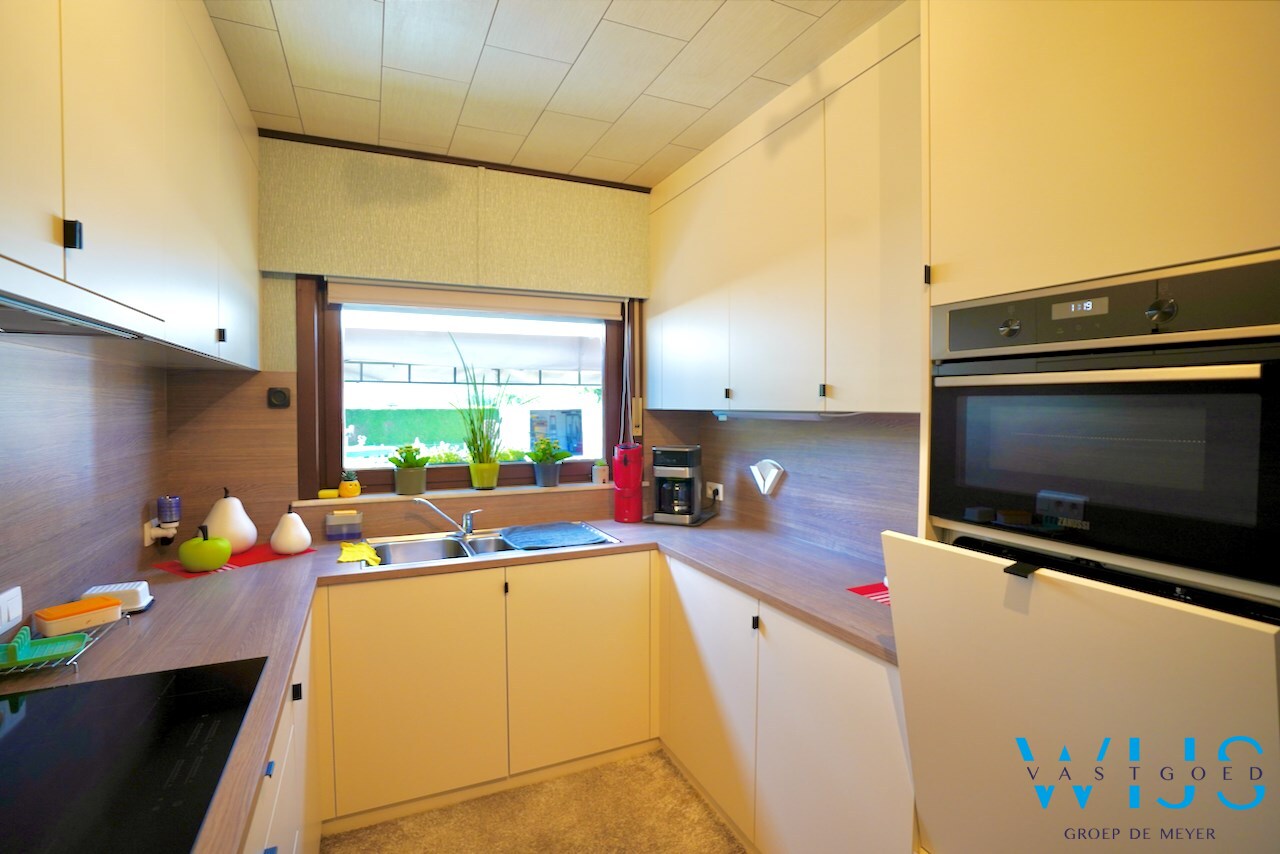 Woonhuis op 1000m&#178; in hartje Ertvelde ! 