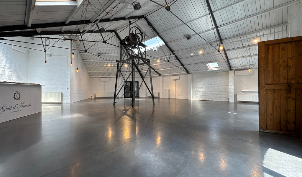 Kantoren en showrooms te huur in loftgebouw te Antwerpen