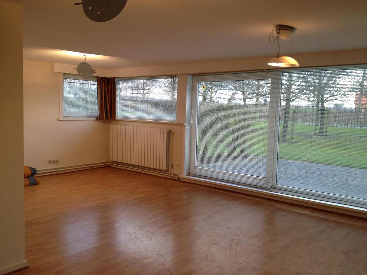 Unieke hippische accommodatie met 6 appartementen/studio’s op ca. 2,5 ha te Amougies (Henegouwen) 