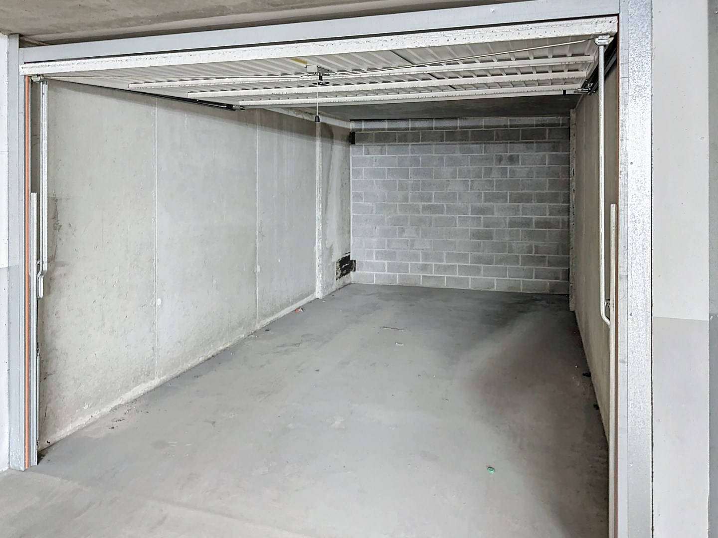 Gesloten garagebox te Duinbergen 