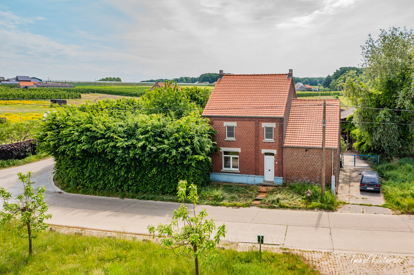 Te renoveren woning met aanhorigheden en weiland op ca. 80a te Kortenaken (Vlaams-Brabant) 