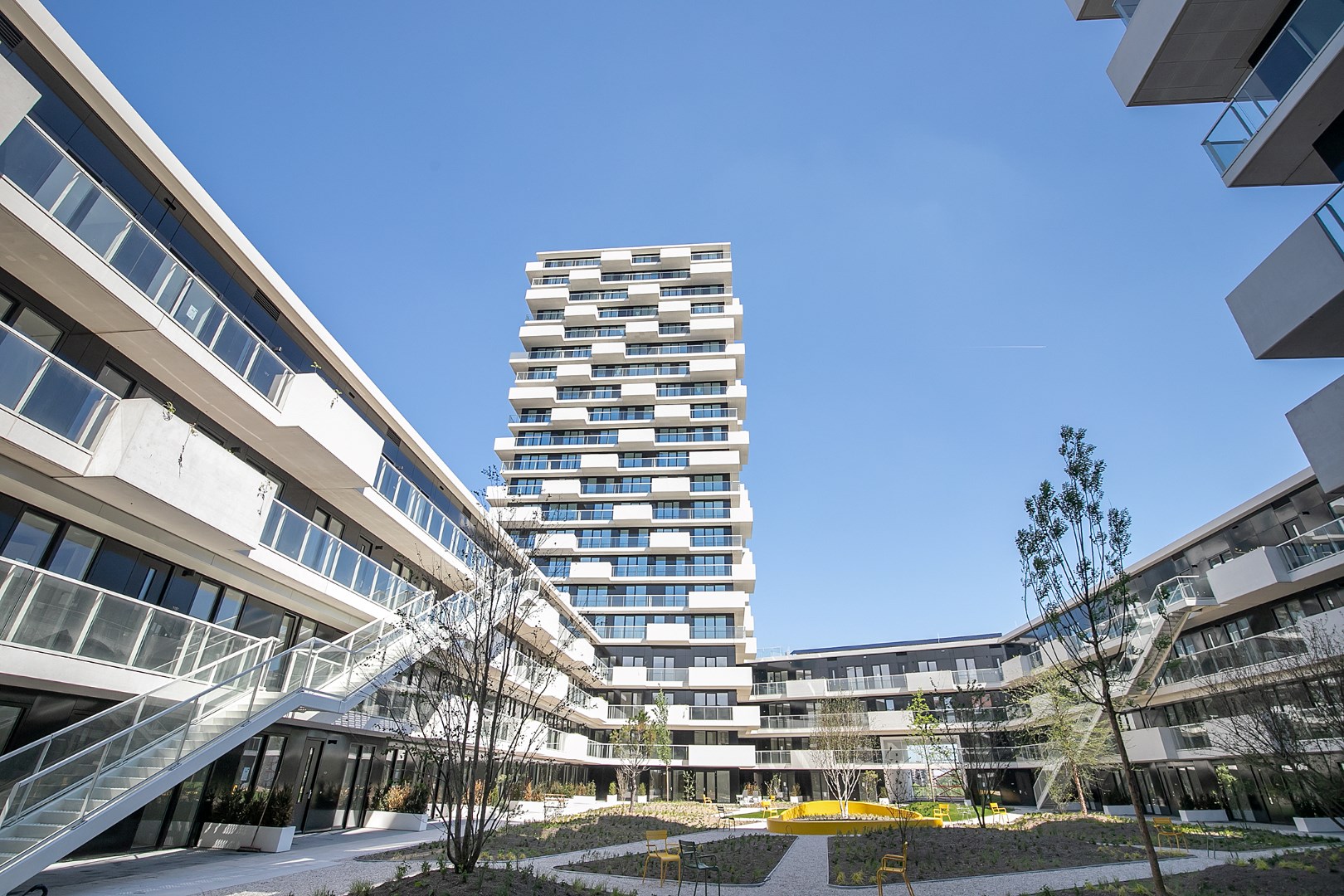 Imagine dat u een nieuwbouw 2-kamer appartement op de 4e verdieping met prachtig uitzicht op de Maas kunt kopen!! 