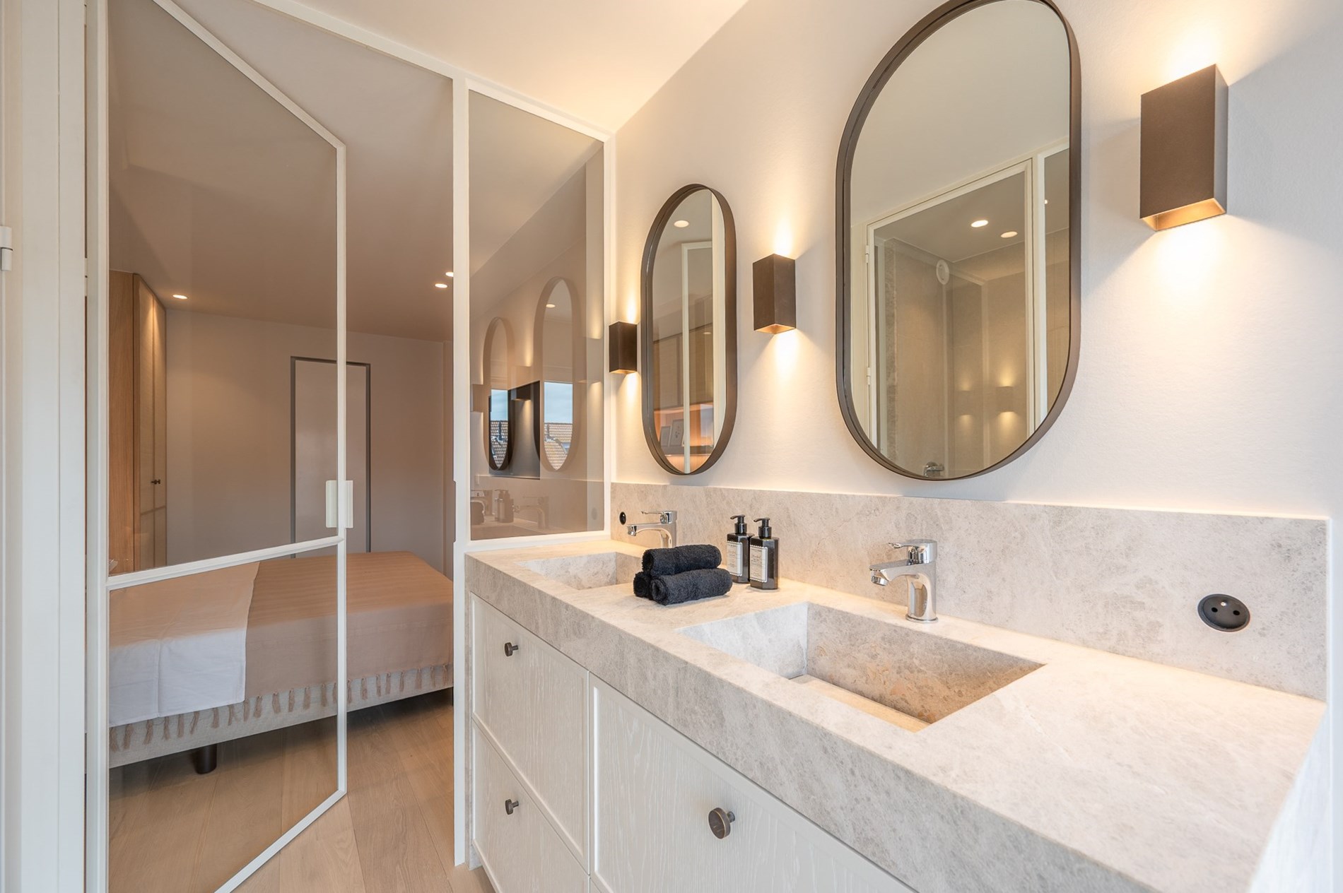 Appartement enti&#232;rement r&#233;nov&#233; et pr&#234;t &#224; emm&#233;nager avec 3 chambres dans un emplacement privil&#233;gi&#233; &#224; Knokke. 