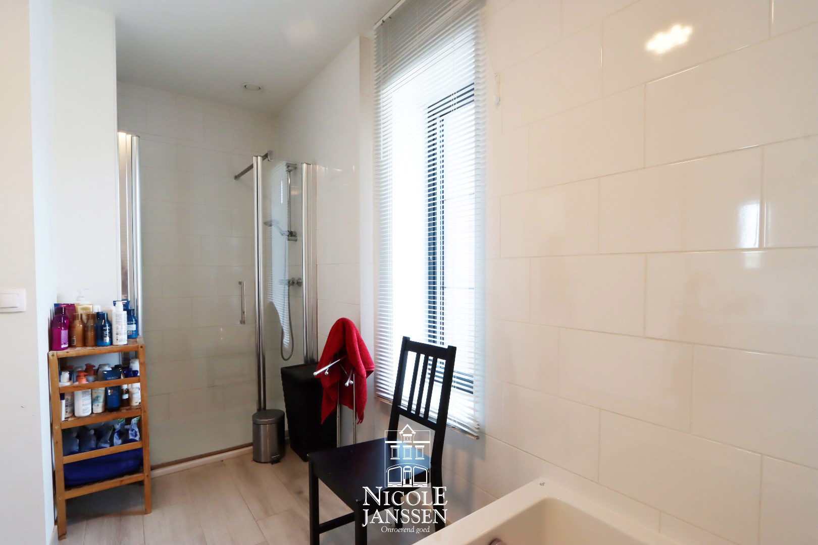 Badkamer met douche