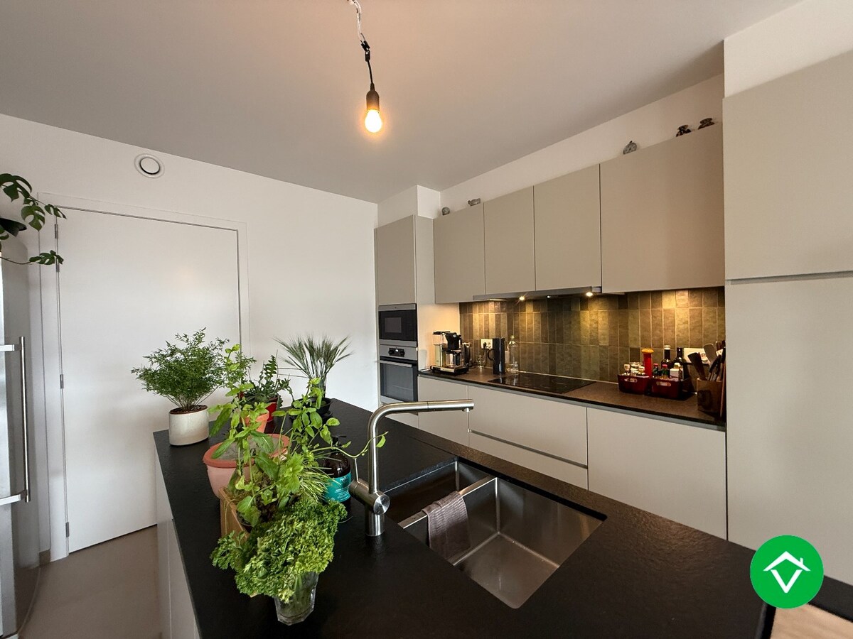 Nieuwbouwappartement met 3 slaapkamers, terras en autostaanplaats in hartje Gits 