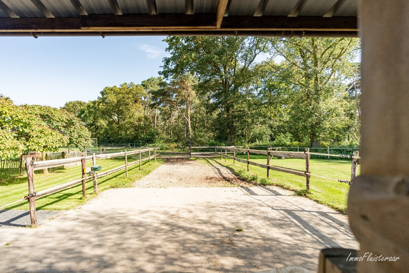 Recent gerenoveerde woning op ca. 1ha15 met paardenfaciliteiten te Bree 