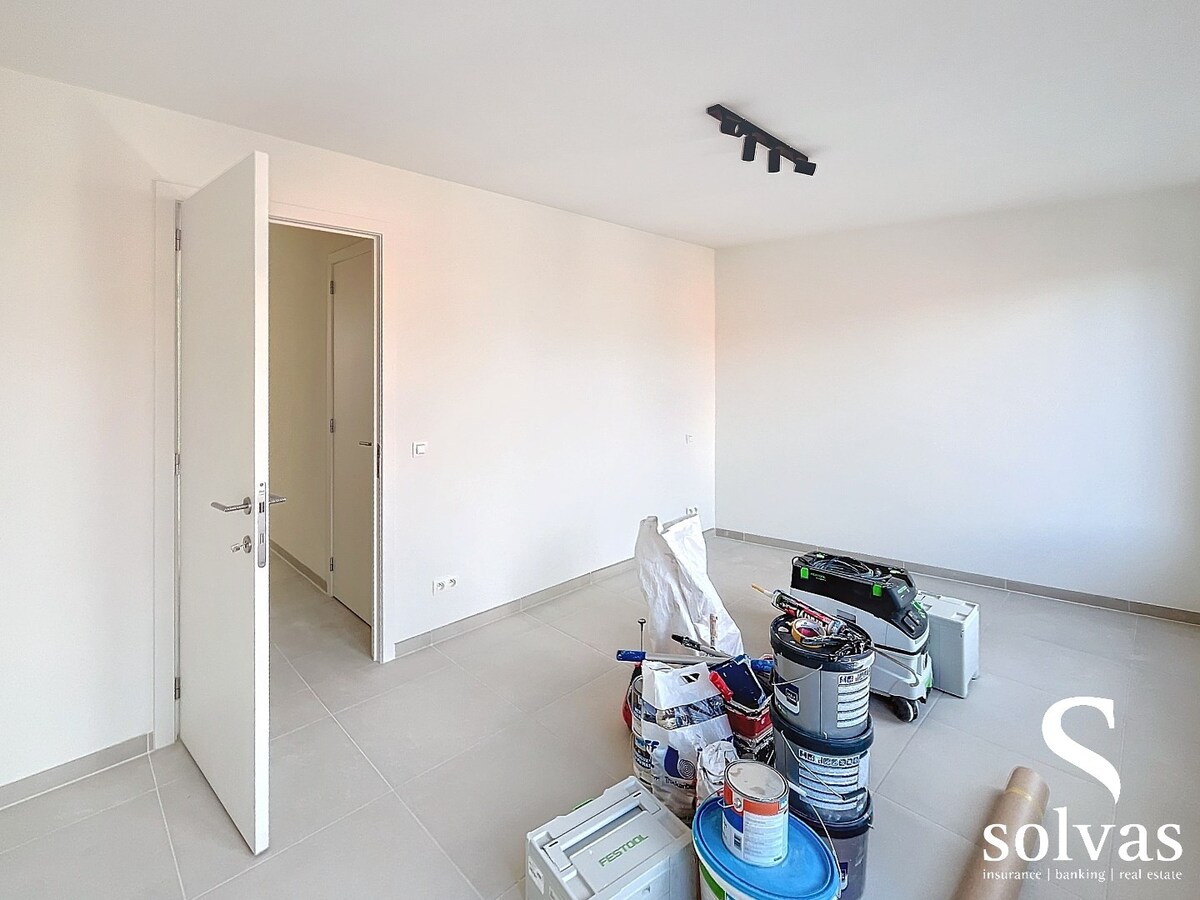 Nieuw appartement met 2 slaapkamers in Aalter, standaard afwerking, bouwjaar 2022, 95.82m&#178; bewoonbare oppervlakte, 1 badkamer 