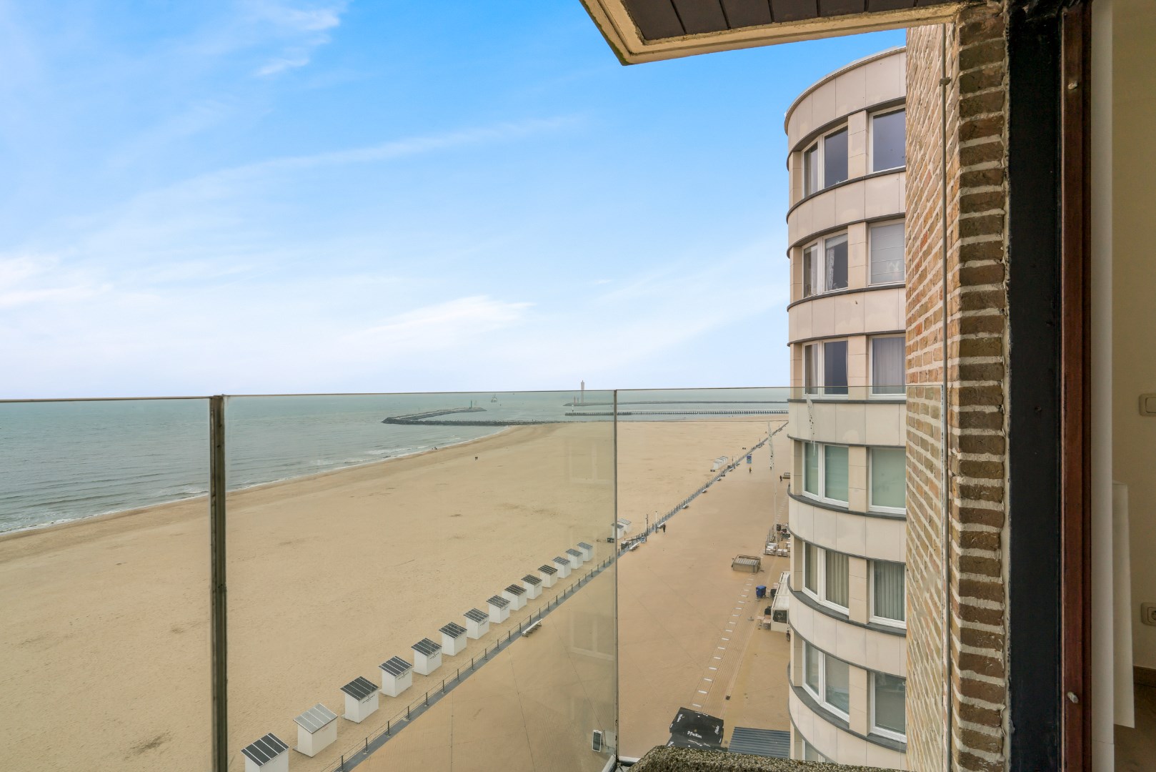 STUDIO VUE FRONTALE SUR MER ET TERRASSE 