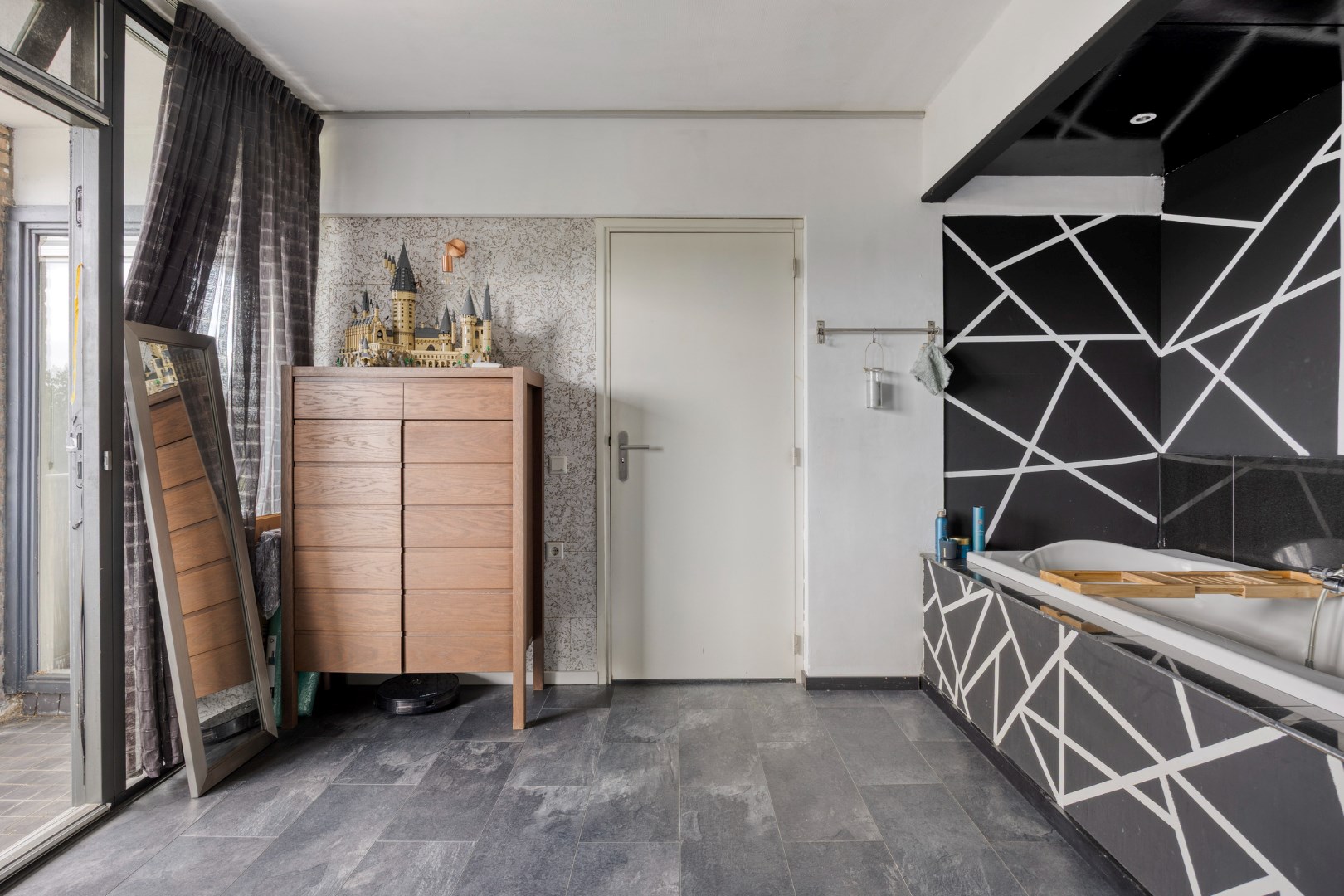 Leuk 3-kamer appartement op de bovenste verdieping, met prachtig uitzicht vanaf maar liefst 2 balkons! 