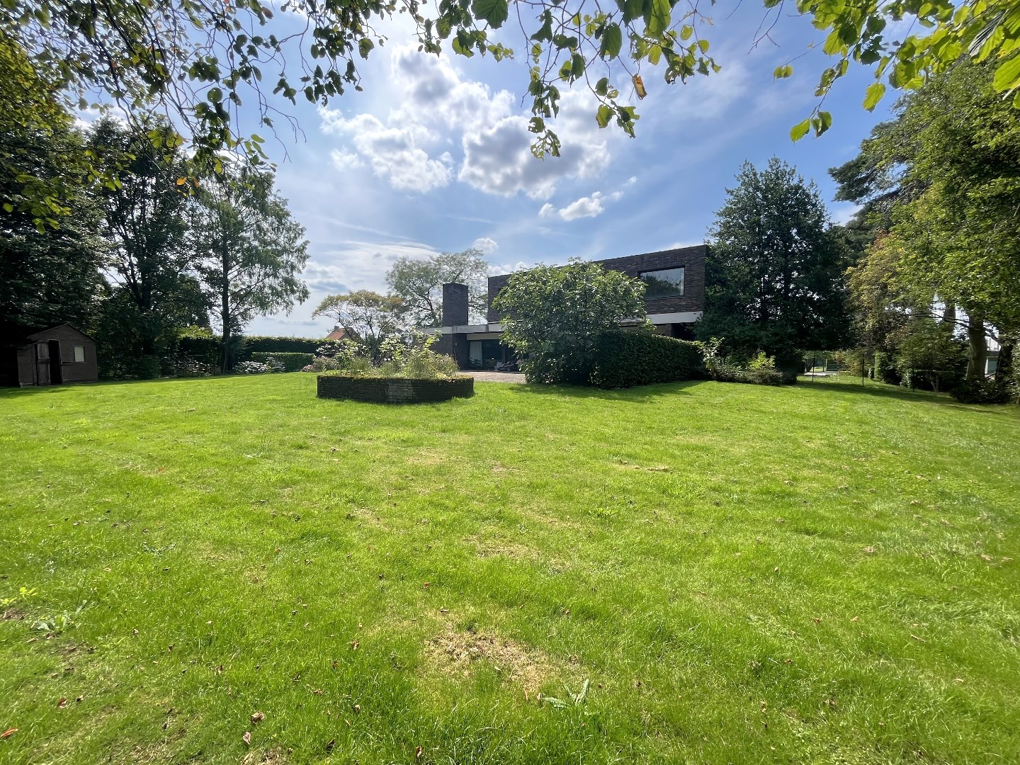 Unieke villa op perceel van ca. 5.313m&#178; te Geel 