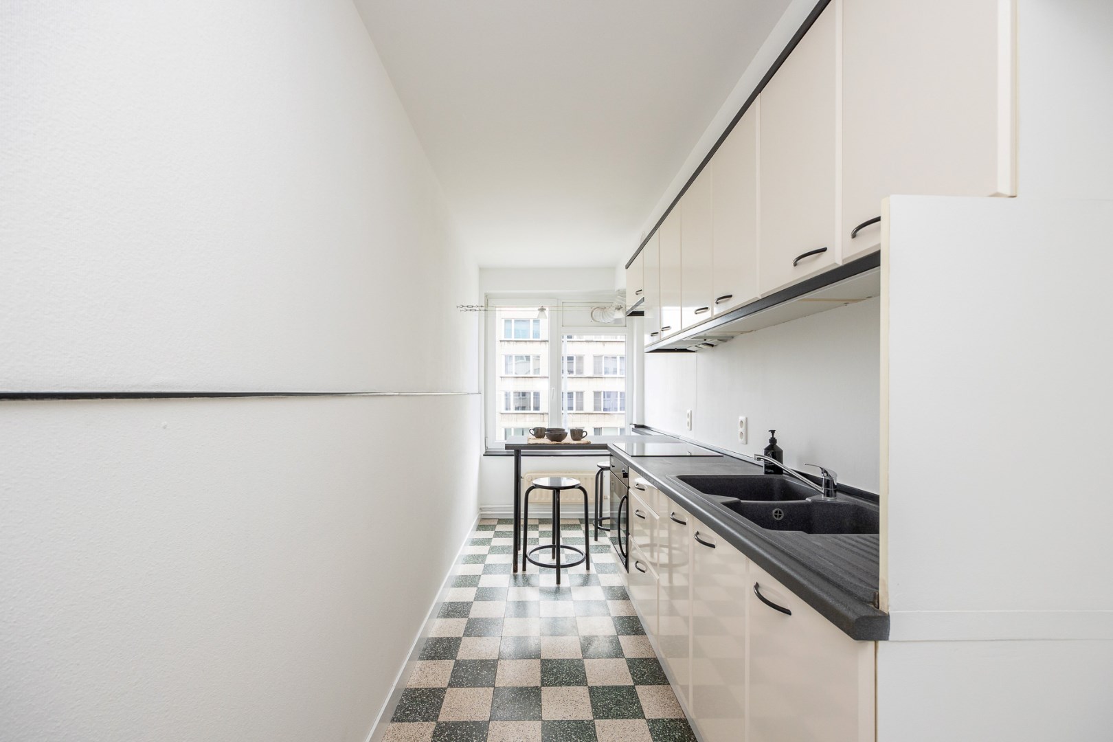 Tweeslaapkamer appartement met autostaanplaats te Mechelen 