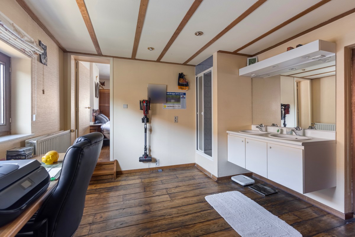 Uitzonderlijke woning met prachtig vergezicht op perceel van 72 are 