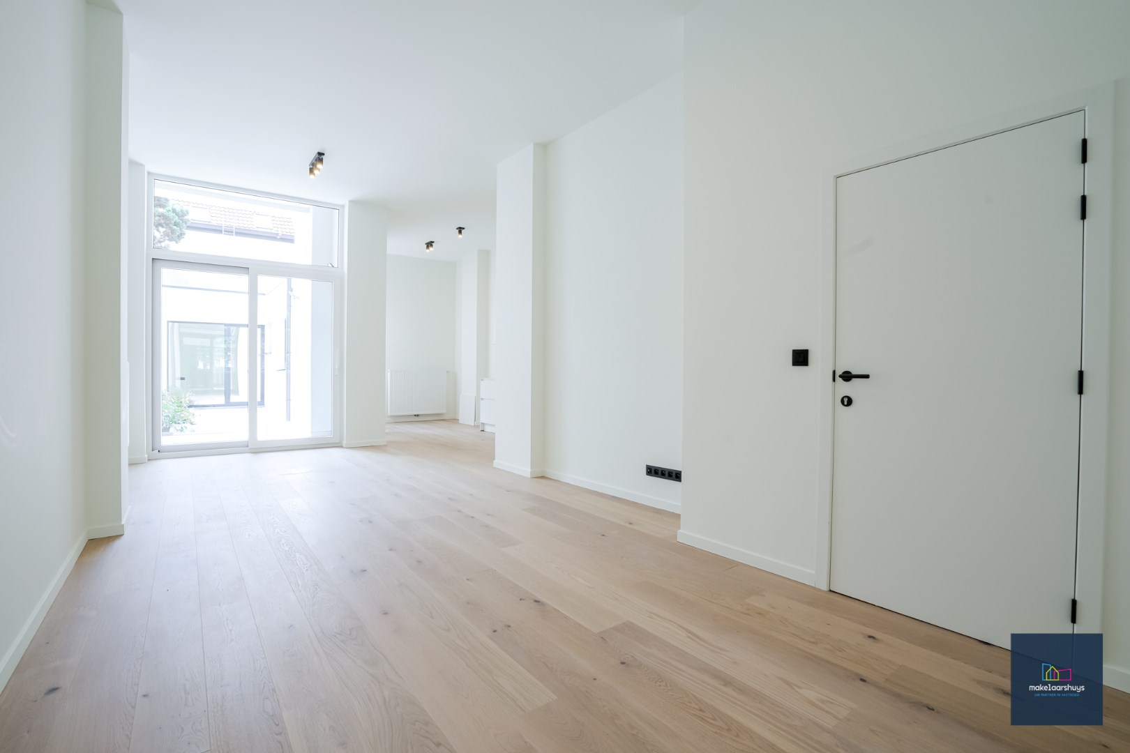 Nieuw 2 slaapkamerappartement  met praktijkmogelijkheden 
