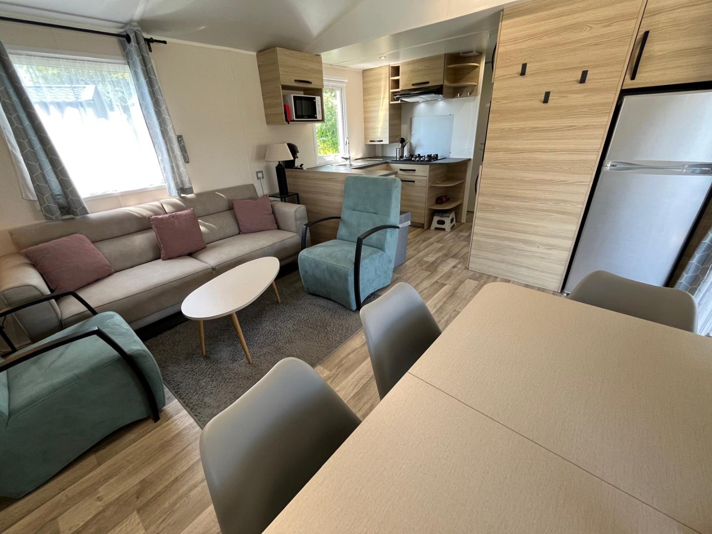 Zeer net, vrijwel nieuw vakantie-chalet (nr. JD12) aan de rand het Vakantiepark In de Bongerd te Oostkapelle, op loopafstand van het gezellige centrum van het dorp en natuurgebied de Manteling met aan 