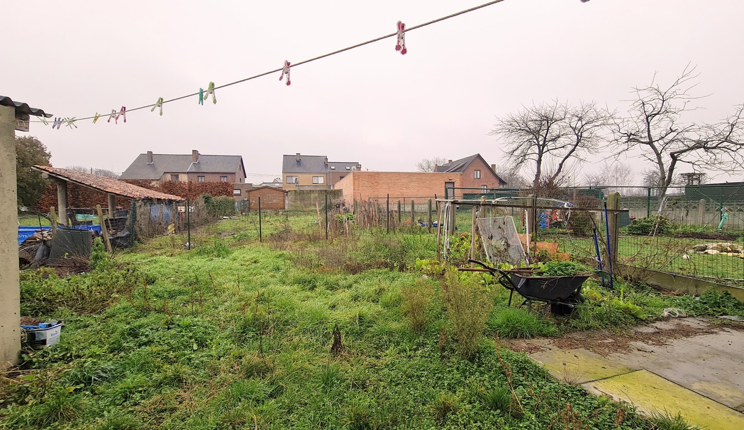 Op te knappen woning vlakbij de grens! 