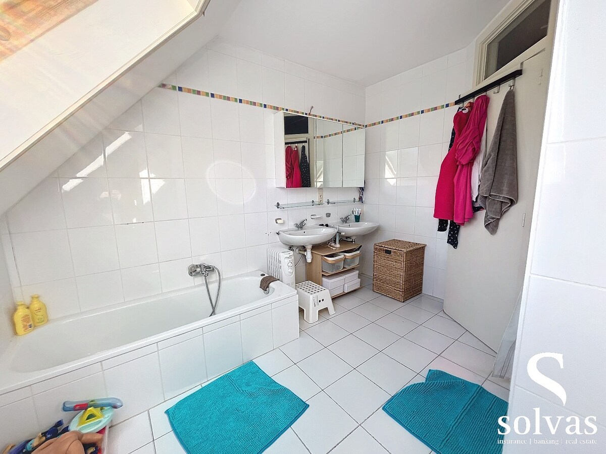 Landelijk gelegen halfopen bebouwing met drie slaapkamers 