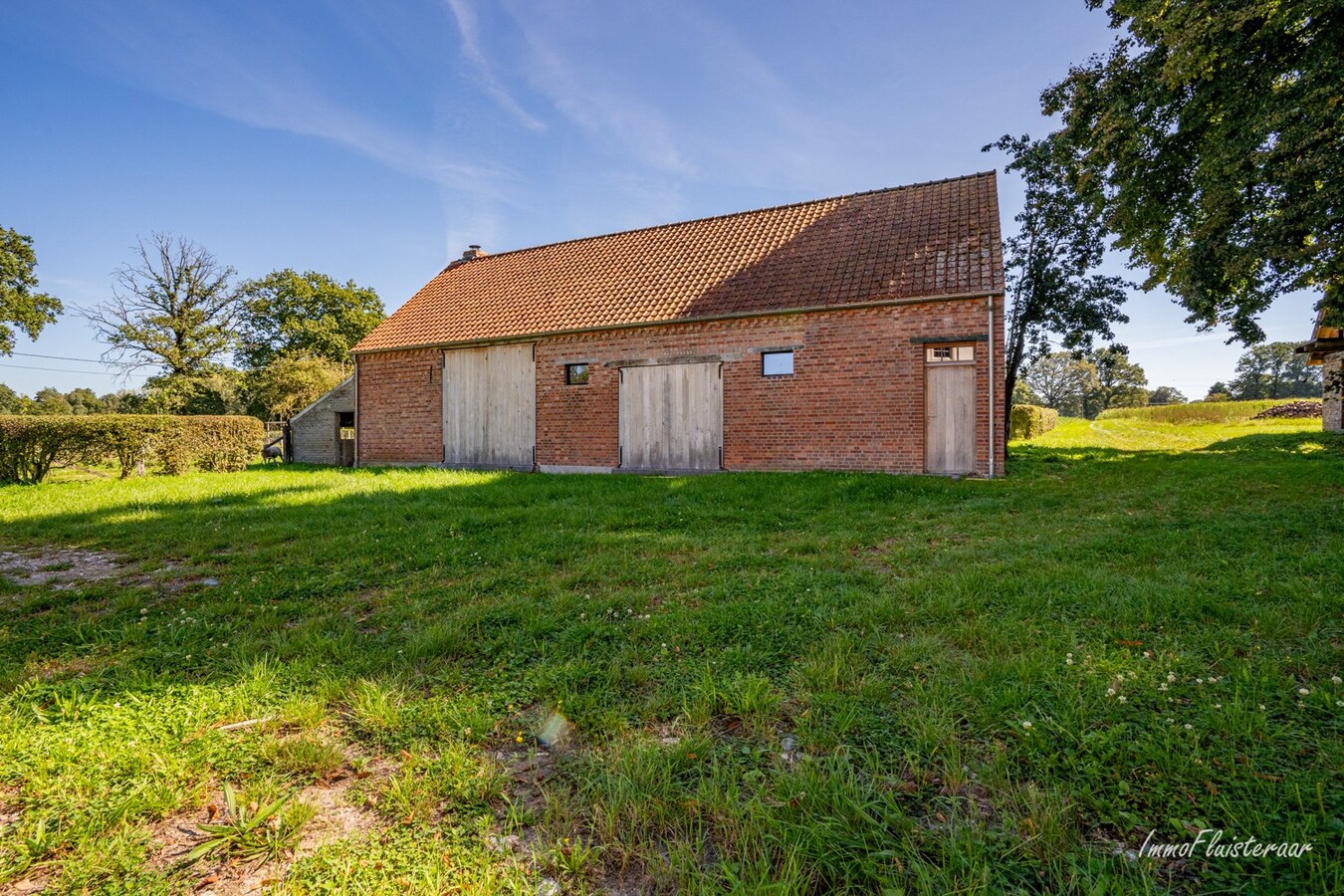 Unique farmhouse in an exceptional location on approximately 5 hectares in Peer. 