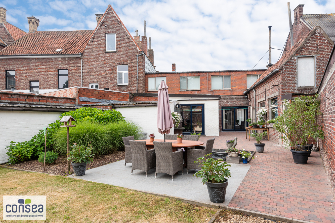 Te renoveren bungalow woning op ca. 1200 m&#178; 