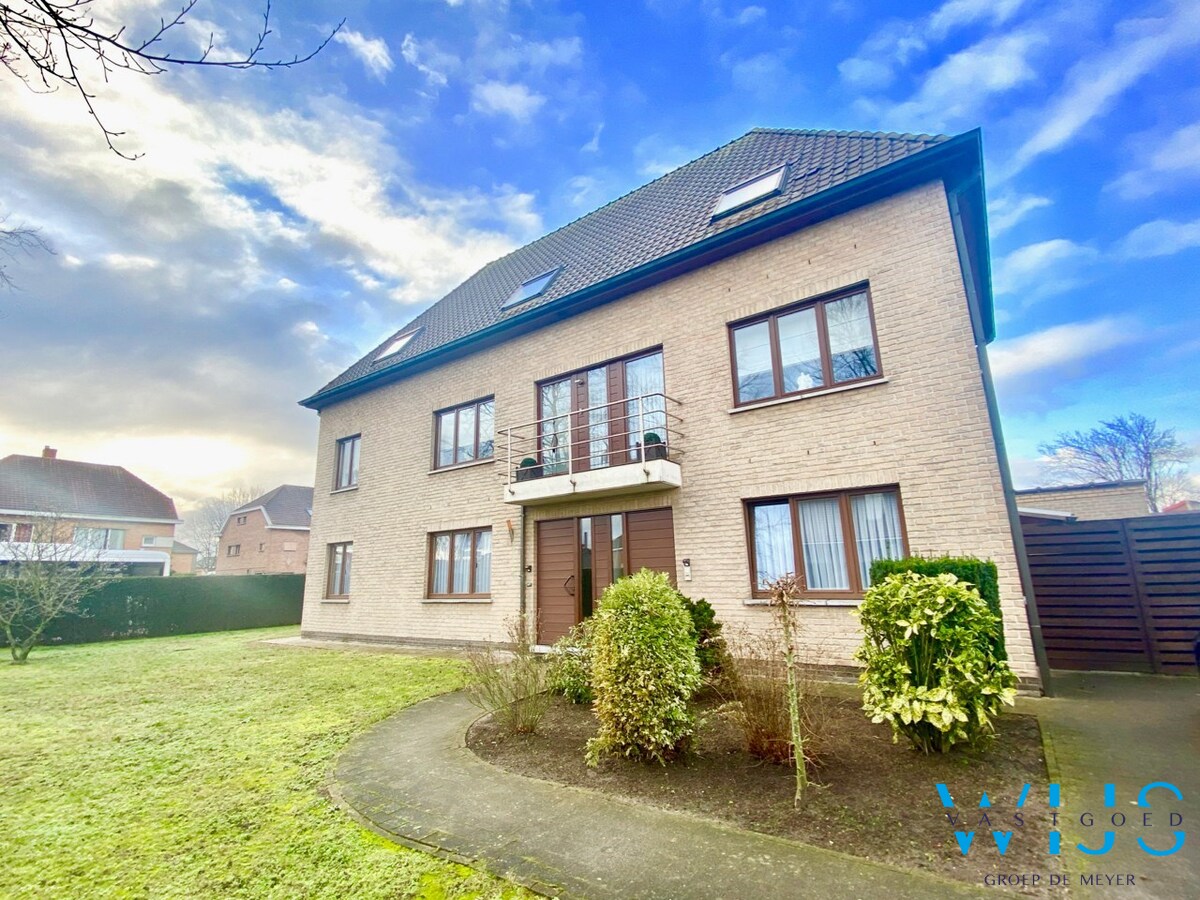Ruim &amp; energiezuinig 2 slaapkamerappartement te EVERGEM ! 