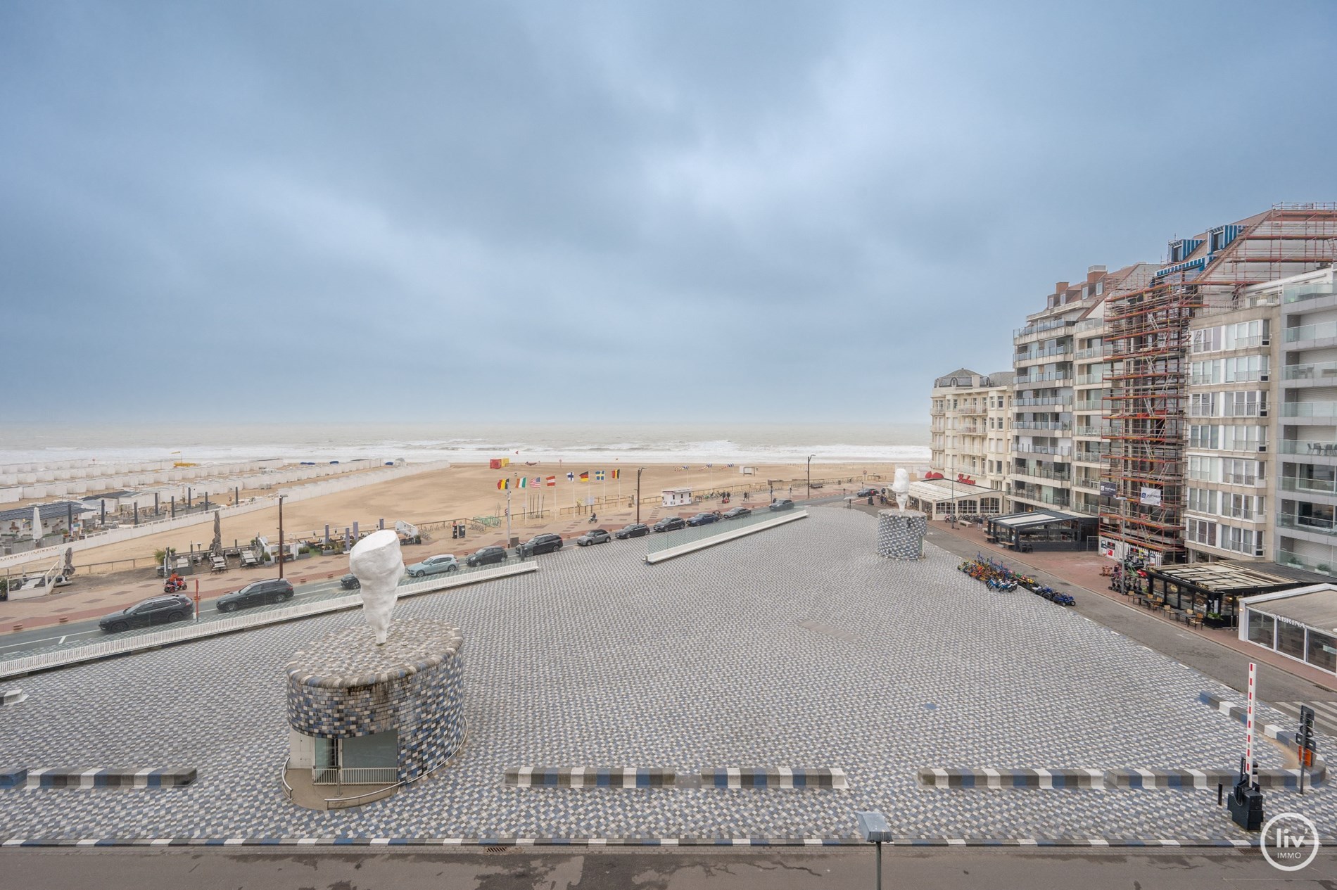 UNIEK 3 slaapkamer appartement gelegen op het RUBENSPLEIN met een prachtig open ZEEZICHT. 