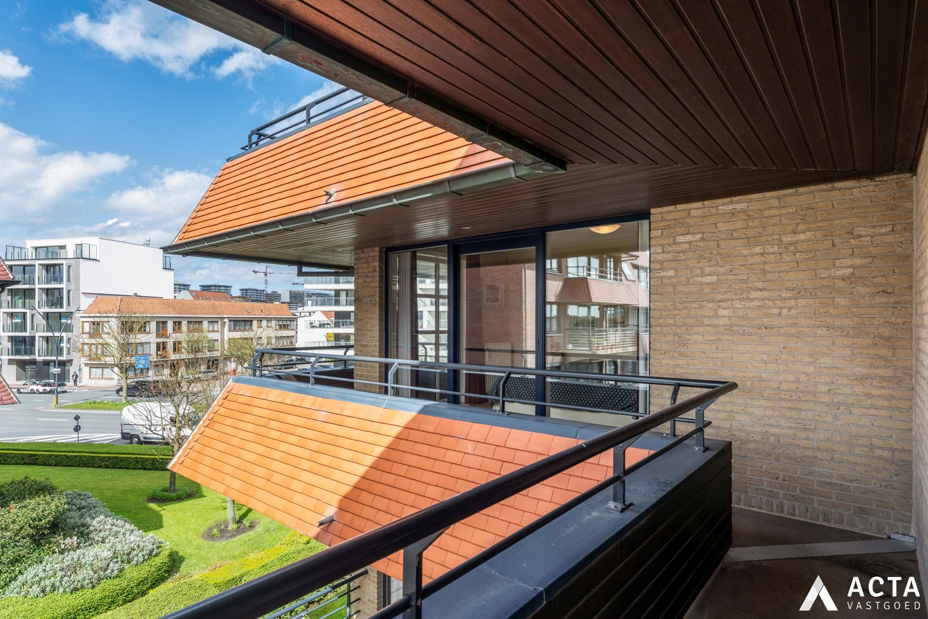 Instapklaar appartement met twee slaapkamers in Mariakerke 