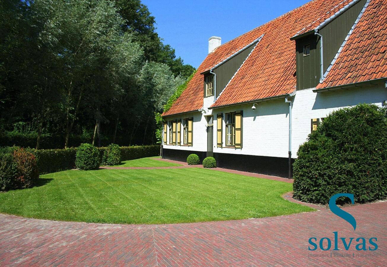 Te huur: exclusieve hoeve op 13.000m&#178; te Oostkamp! 