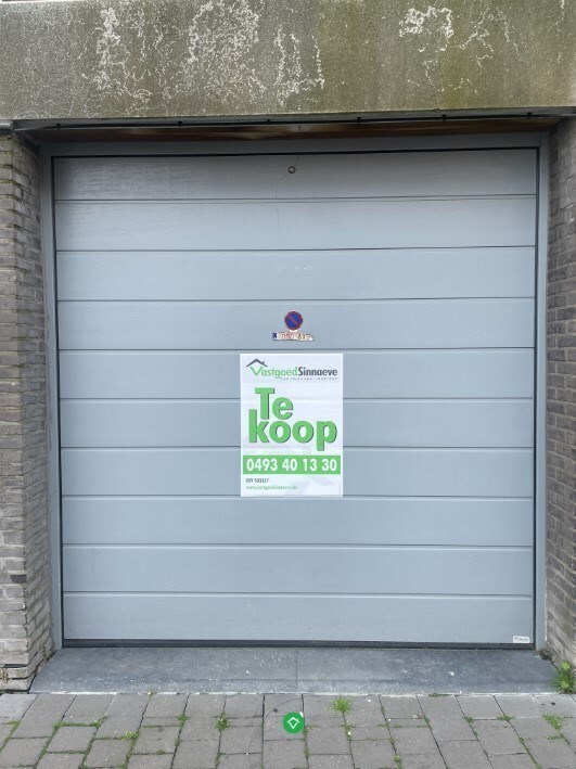 Appartement met 2 slaapkamers, terras en garage te centrum Roeselare 