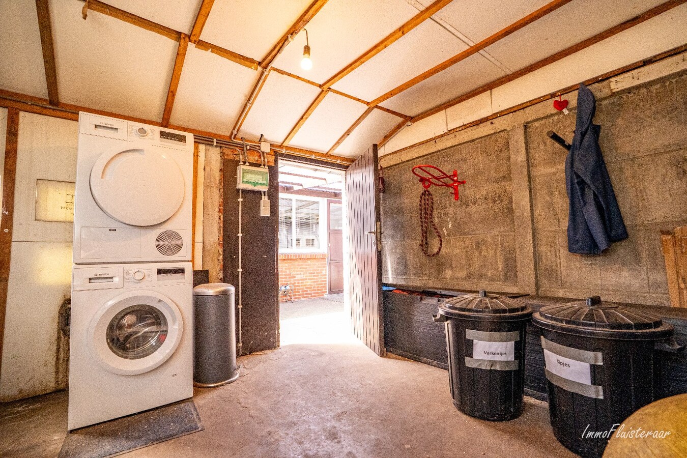 Woning met paardenstallen op ca. 4.804 m2 te Balen 