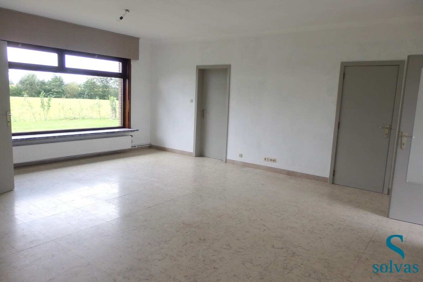 Recent gerenoveerde woning met 5 slaapkamers te Zomergem! 