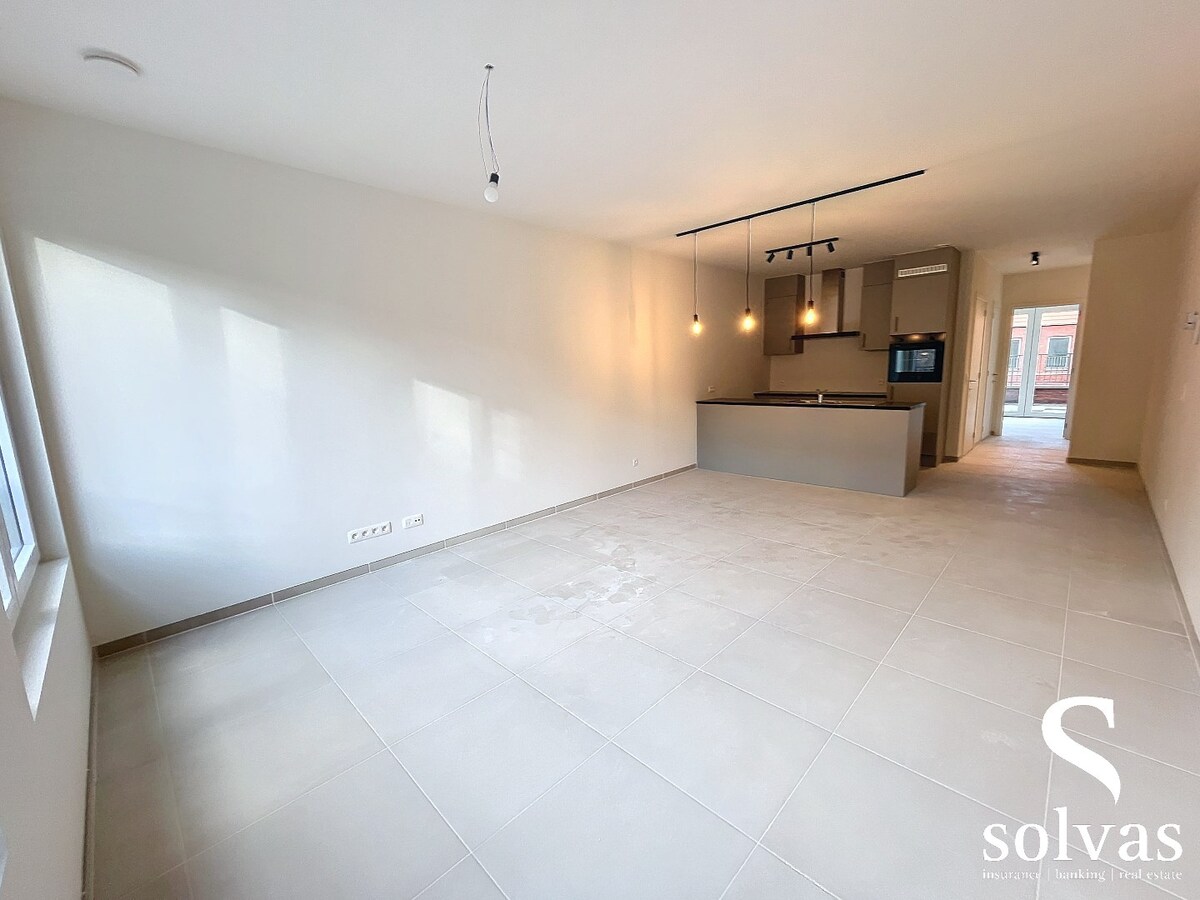 Nieuw appartement met 2 slaapkamers in Aalter, standaard afwerking, bouwjaar 2022, 95.82m&#178; bewoonbare oppervlakte, 1 badkamer 