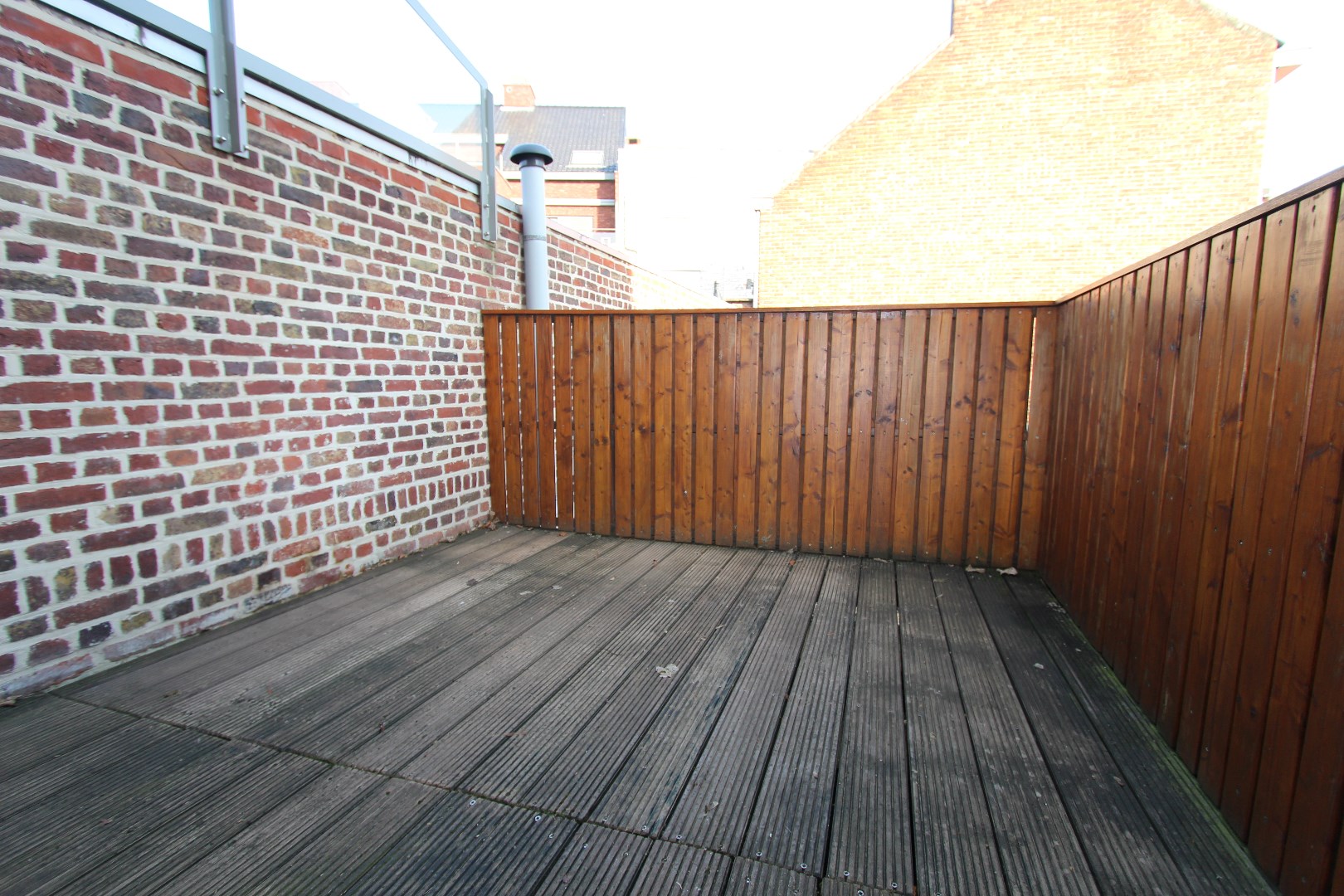 RUIM DUPLEX APPARTEMENT MET DAKTERRAS 
