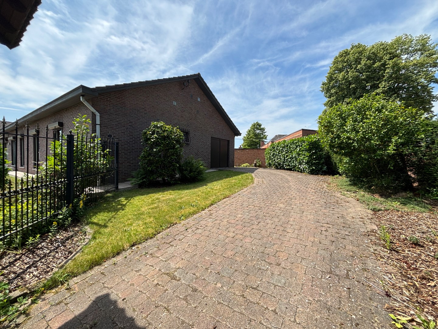 Te renoveren gezinswoning met 3 slpk in hartje Heppen 