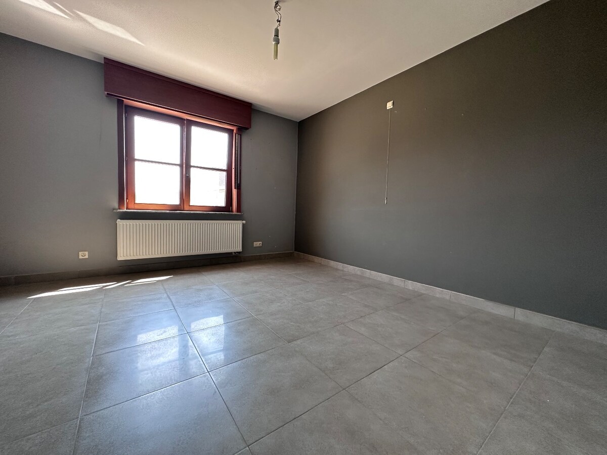Rustig gelegen alleenstaande woning te Leke 