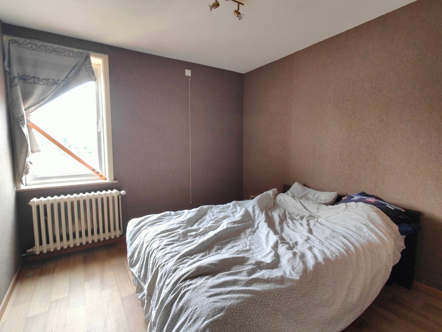 Centraal gelegen twee slaapkamer appartement met garage 