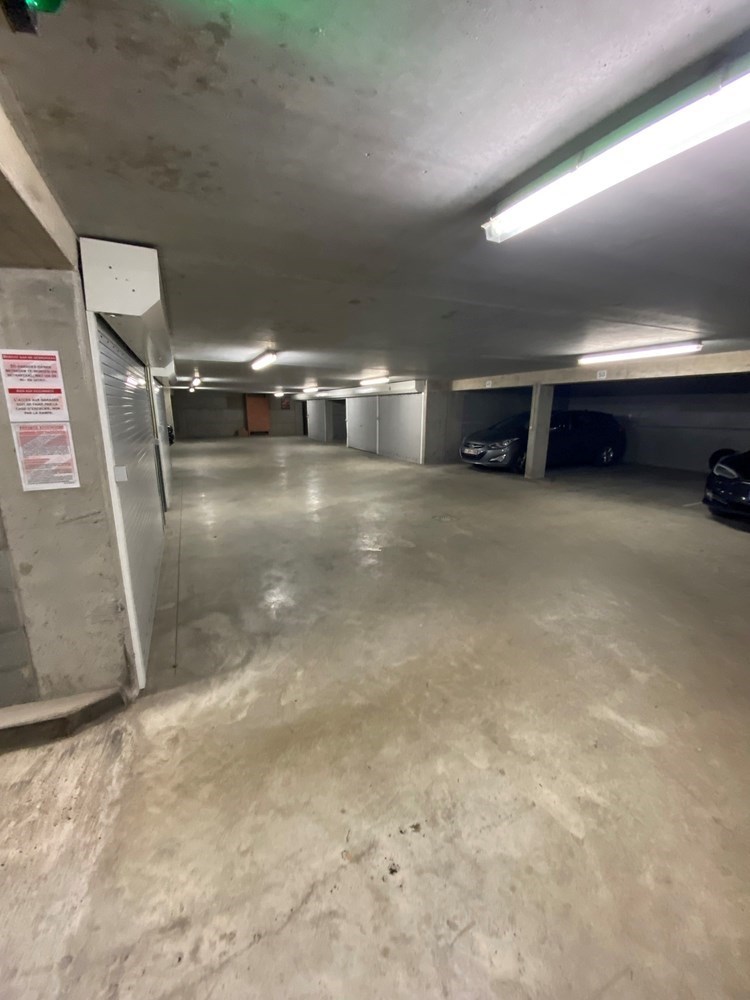 Parkeerplaats op niveau -1 in residentie Queenslane 