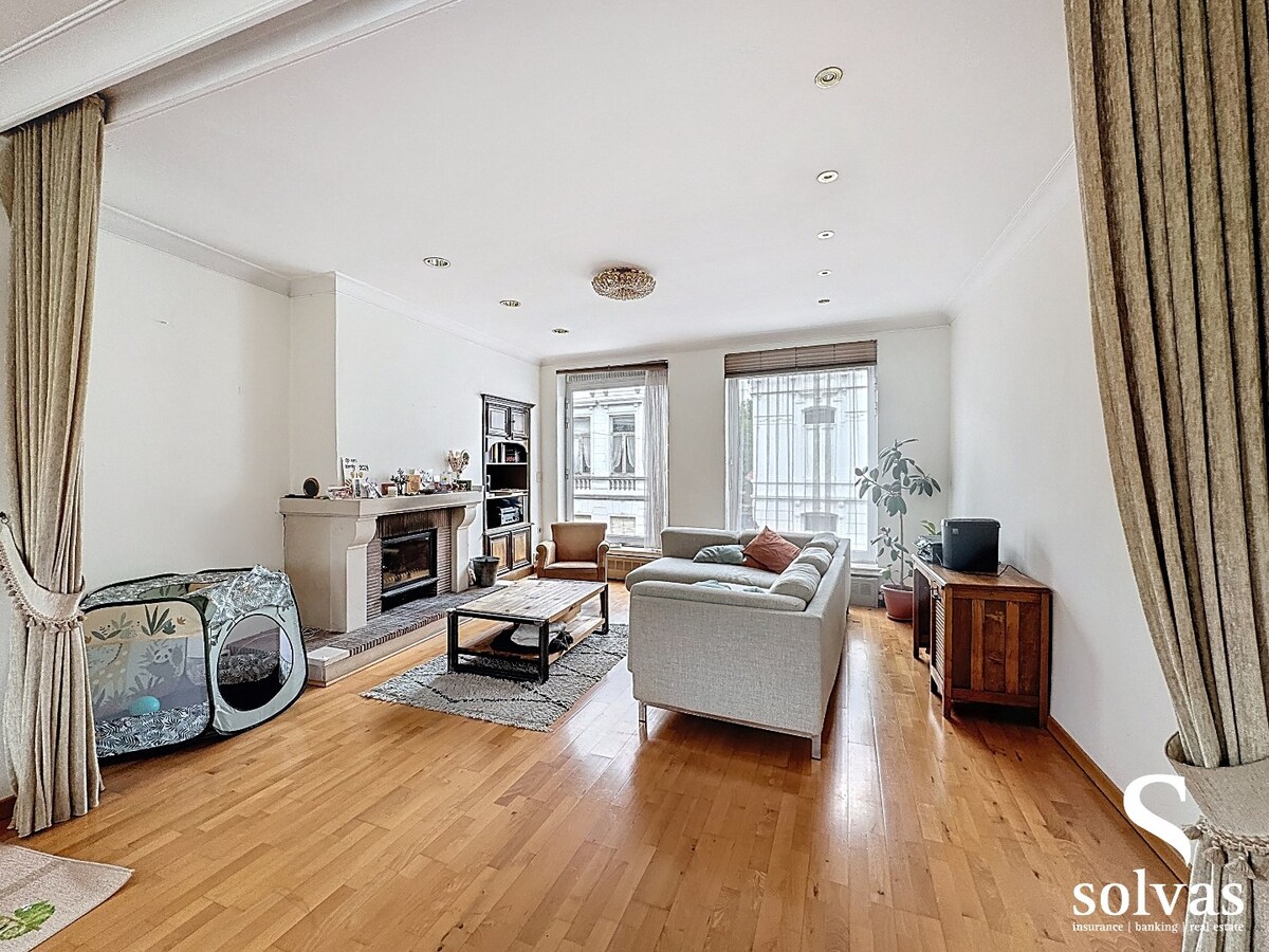 Ruim duplexappartement met terras en garage in centrum Zomergem 