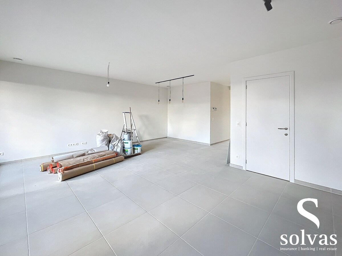 Nieuw appartement met 2 slaapkamers in Aalter, standaard afwerking, bouwjaar 2022, 95.82m&#178; bewoonbare oppervlakte, 1 badkamer 