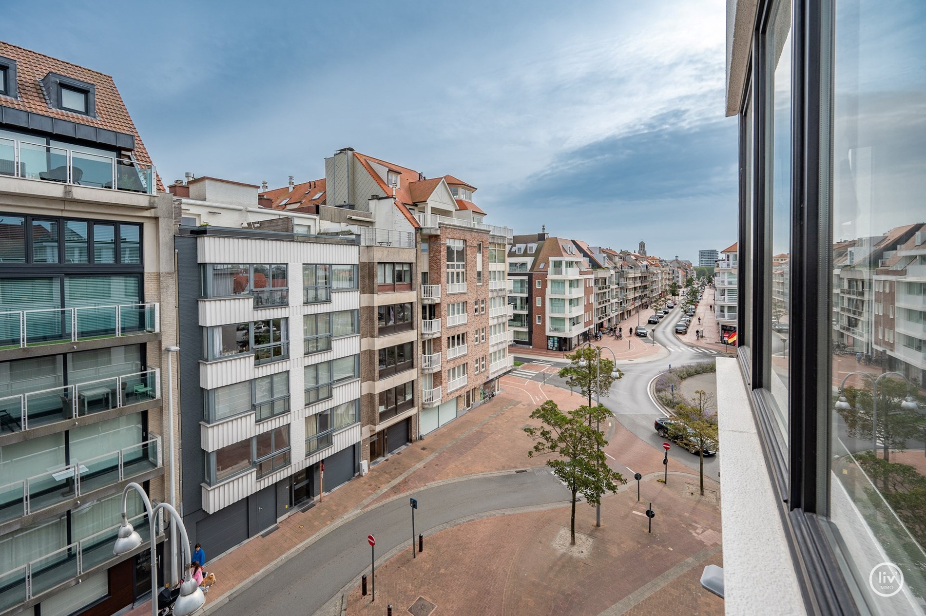 Bel appartement lumineux et agr&#233;able, id&#233;alement situ&#233; &#224; proximit&#233; de l&#39;avenue Lippens et de la digue de Knokke. 