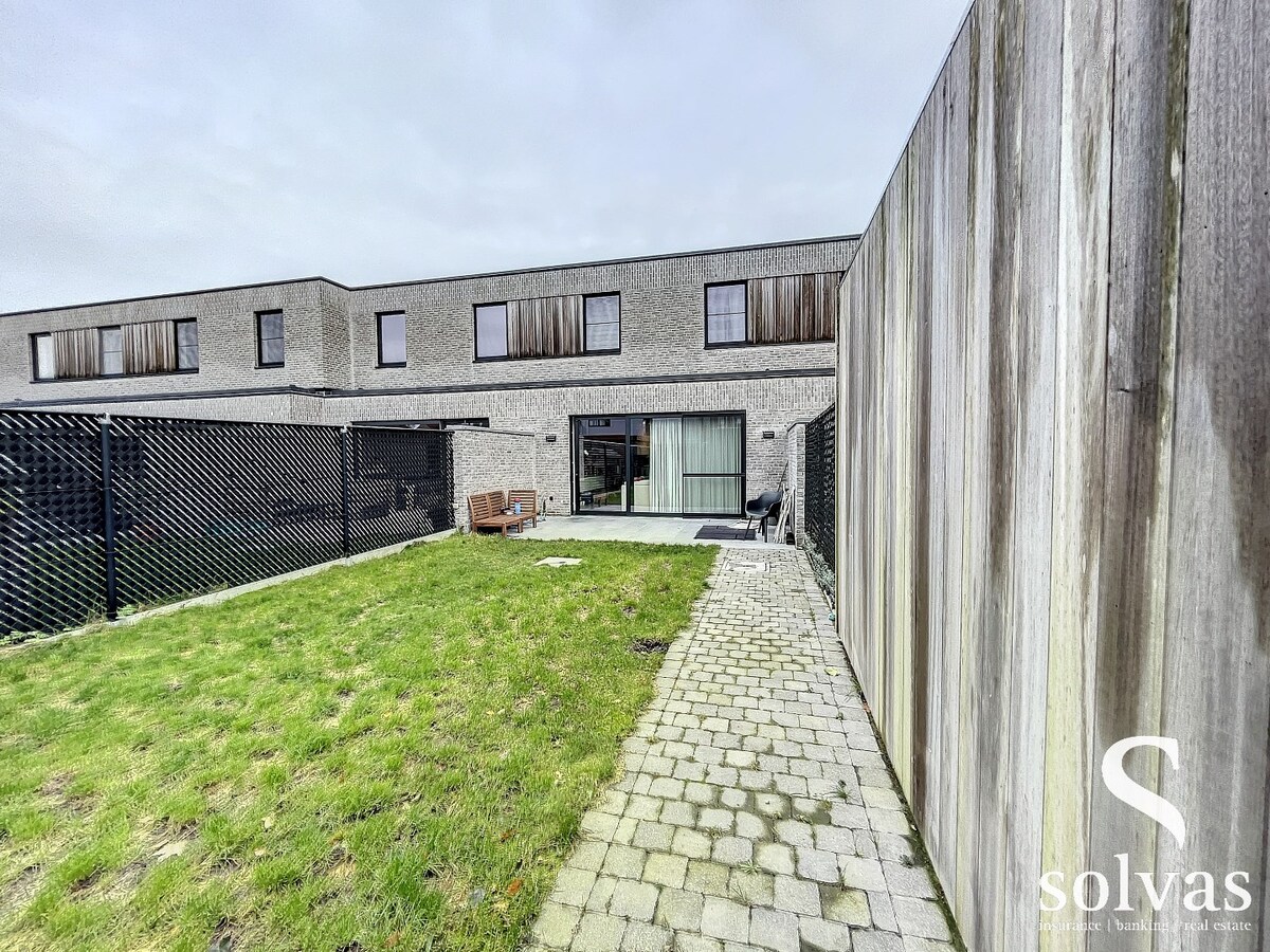 Instapklare nieuwbouwwoning te centrum Aalter 