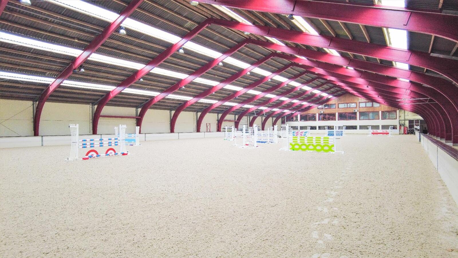 Exclusive professional equestrian center on more than 16ha at Rebecq (Walloon Brabant; Brussels; Belgium) 