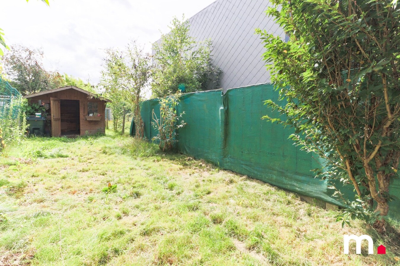 Goed gelegen woning met grote tuin en dubbele ingang te Kortrijk ! 