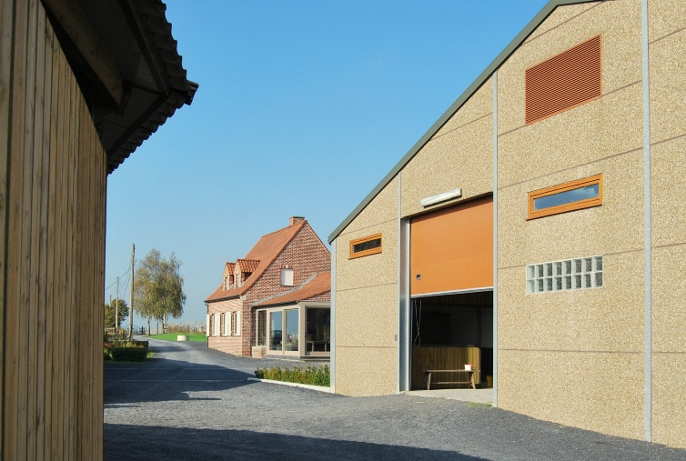 Professionele accommodatie op ca. 11,7 ha in Mont-de-l’Enclus 